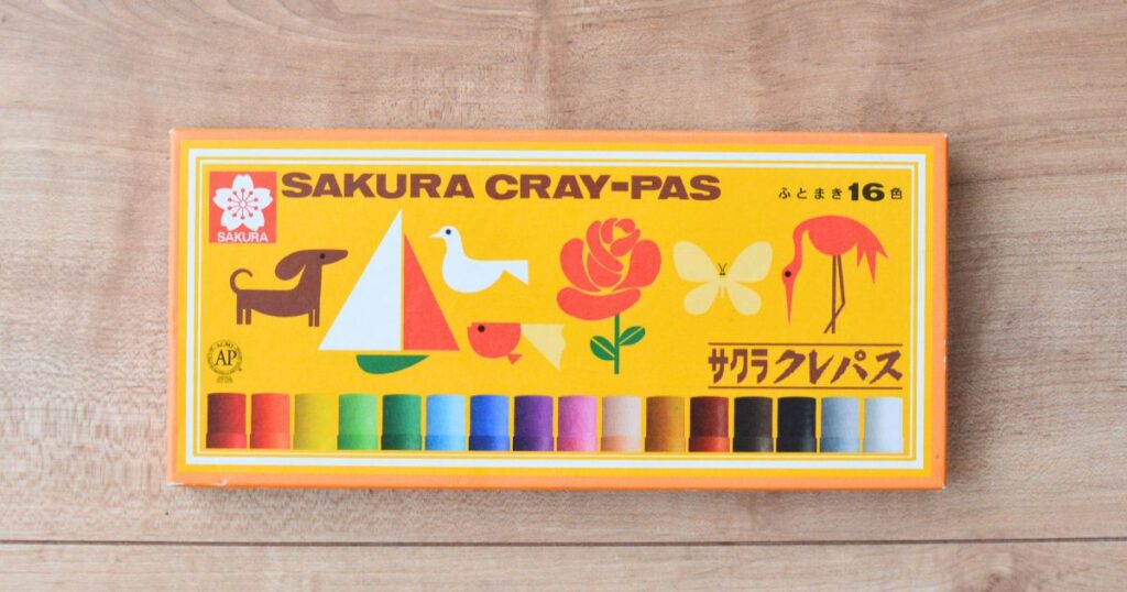 サクラクレパス16色の写真